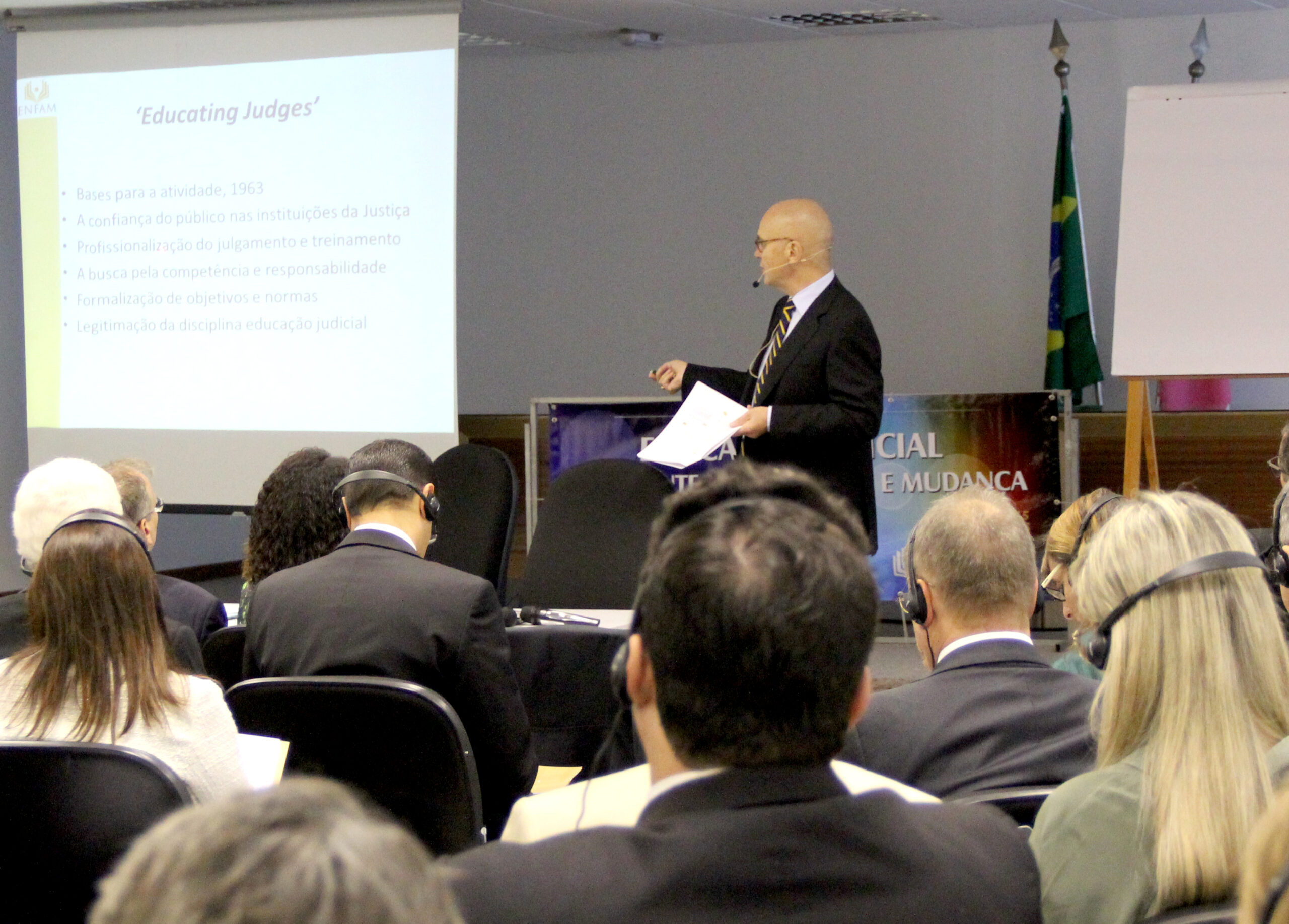 Enfam realiza evento sobre Educação Judicial com professor australiano
