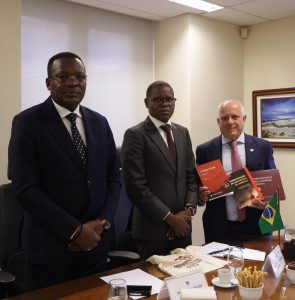 delegação do Conselho Superior da Magistratura Judicial de Angola visita Emerj