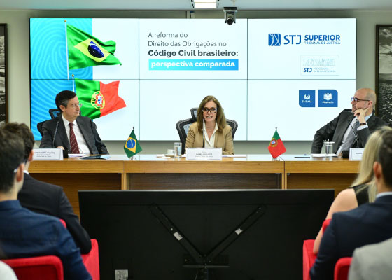 Vice-diretora-da-Enfam-participa-de-palestra-sobre-Reforma-do-Direito-das-Obrigacoes-no-Codigo-Civil-Brasileiro