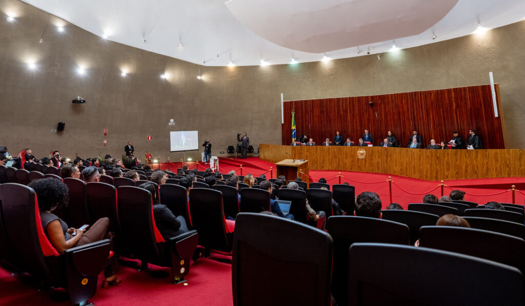 Visita técnica e sessão de julgamento ao Tribunal Superior Eleitoral (TSE).
