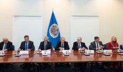 Assinatura do acordo de cooperação técnica com a Organização dos Estados Americanos (OEA) que ocorreu durante evento realizado em 08 e 09 de dezembro na sede da OEA, em Washington, nos Estados Unidos, e contou com a presença do diretor-geral da Escola, ministro Mauro Campbell Marques, de representantes de entidades voltadas a formação de magistrados e de membros do Ministério Público, como o Conselho Nacional do Ministério Público (CNMP), a Escola Superior do Ministério Público da União (ESMPU), a Associação dos Magistrados Brasileiros (AMB) e a Escola da Magistratura do Estado do Rio de Janeiro (EMERJ)