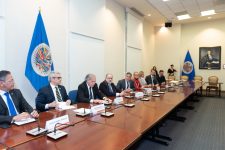 Assinatura do acordo de cooperação técnica com a Organização dos Estados Americanos (OEA) que ocorreu durante evento realizado em 08 e 09 de dezembro na sede da OEA, em Washington, nos Estados Unidos, e contou com a presença do diretor-geral da Escola, ministro Mauro Campbell Marques, de representantes de entidades voltadas a formação de magistrados e de membros do Ministério Público, como o Conselho Nacional do Ministério Público (CNMP), a Escola Superior do Ministério Público da União (ESMPU), a Associação dos Magistrados Brasileiros (AMB) e a Escola da Magistratura do Estado do Rio de Janeiro (EMERJ)